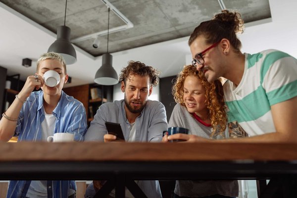 Quels sont les défis spécifiques de la gestion multigénérationnelle en milieu de travail ?